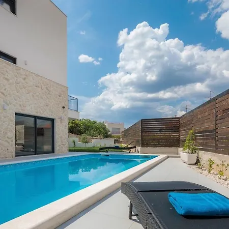 Villa Soli * טרוגיר
