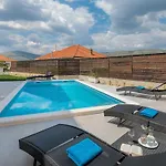 Villa Soli Villa *